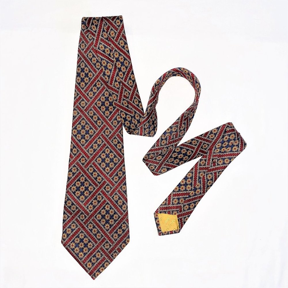 Christian Dior Paris 100% Silk Men's Tie, 55 Inch